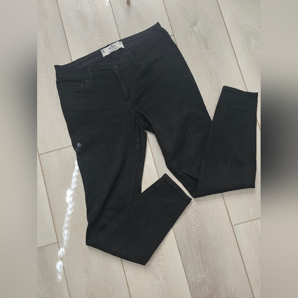 Hollister Women's Black Low Rise Curvy Jeans Size 8